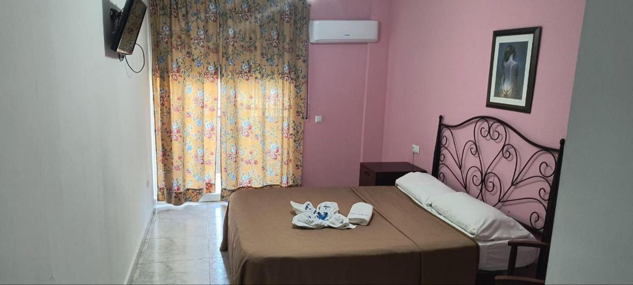 Hostal Europa Tarragona Kültér fotó